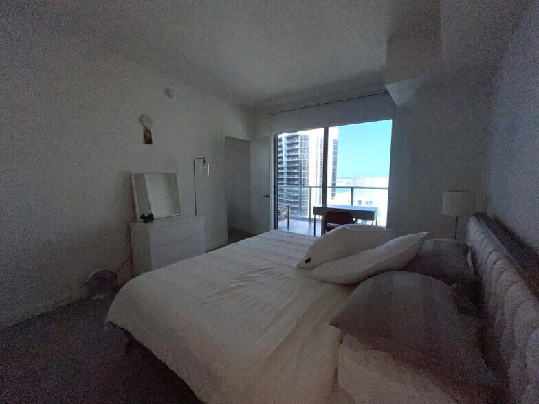Building Photo - 1100 S Miami Ave