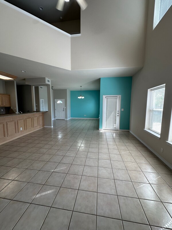 Building Photo - 15505 Palmira Ave