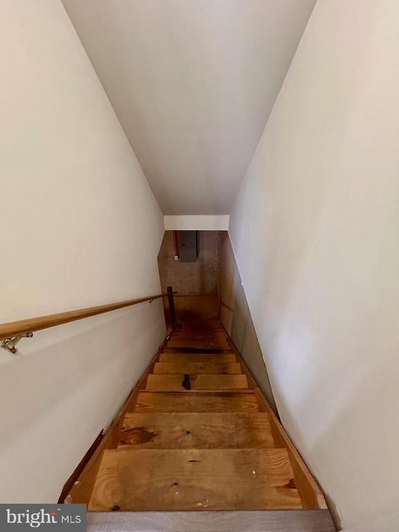 Building Photo - 2005 Greystone Dr