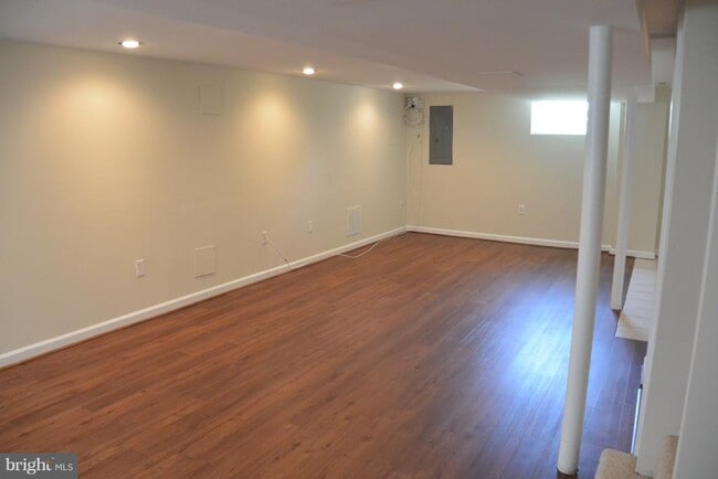 Building Photo - 3720 Terrace Dr