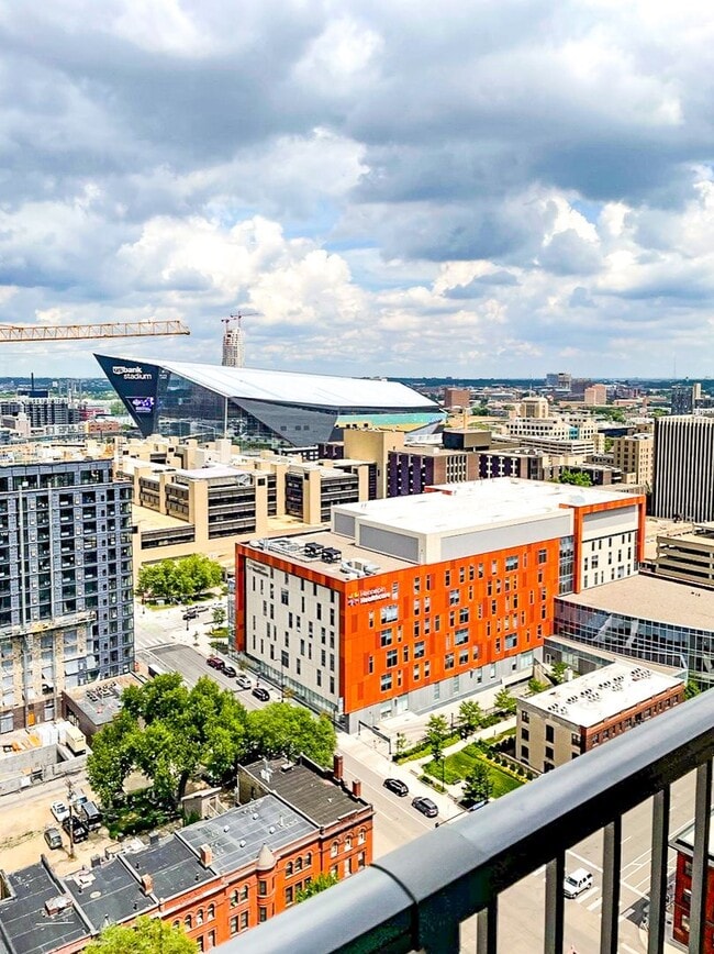 Building Photo - 21st Floor Corner Unit | Downtown Luxury L...