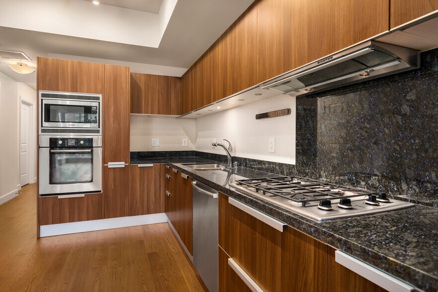 Building Photo - 1920 4th Ave