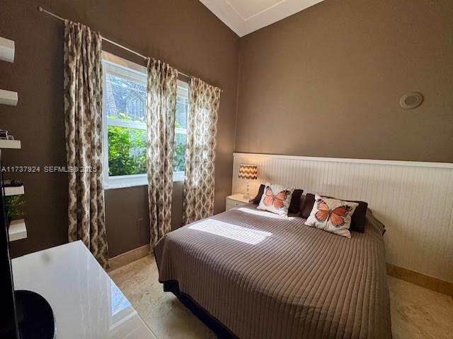 Building Photo - 19900 E Country Club Dr