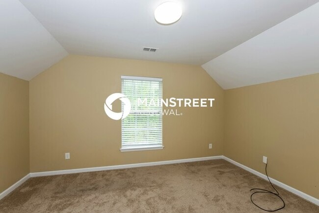 Building Photo - 3 Bedroom Pet-Friendly Home in Charlotte, NC with Main Street Renewal