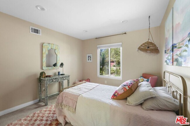 Building Photo - 3194 Rossini Pl