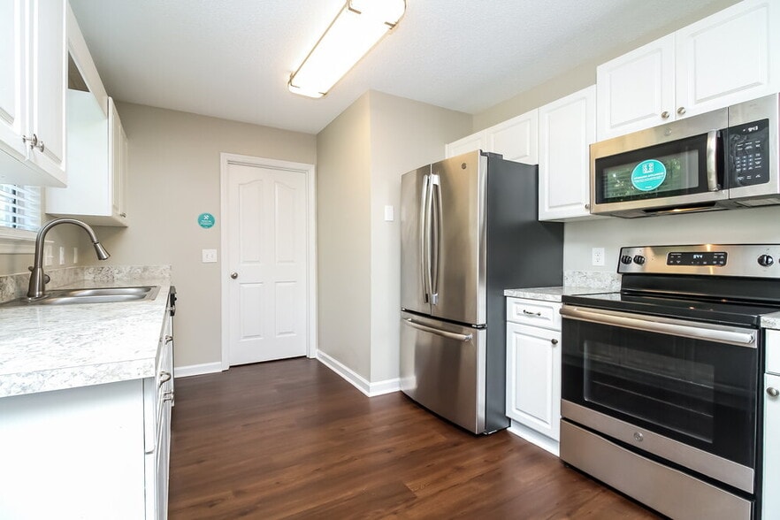 Building Photo - 2231 Sawmill St