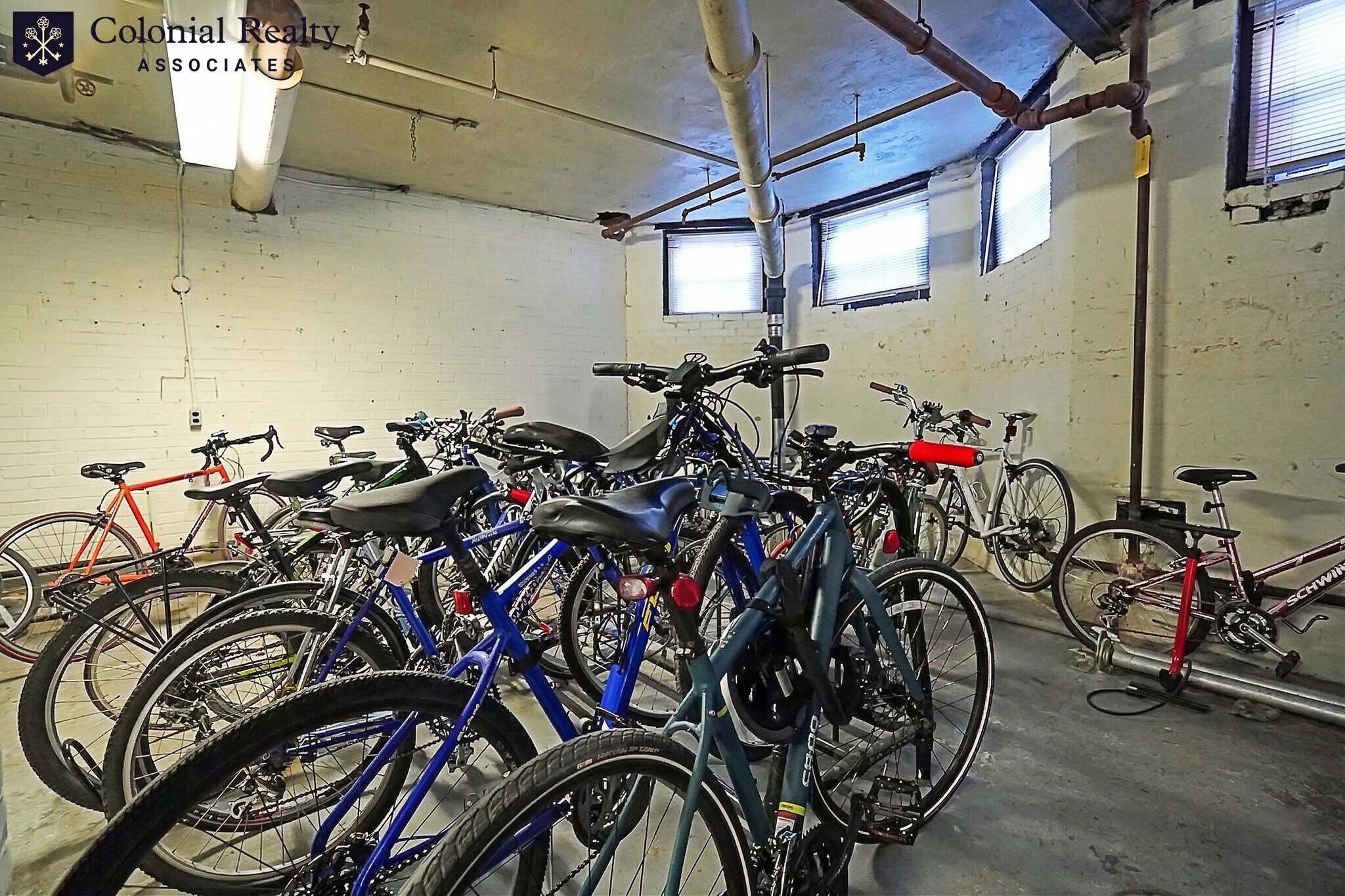 Building Photo - 42 Strathmore Rd