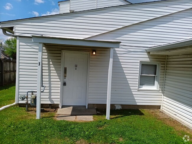 Building Photo - 906 W South St