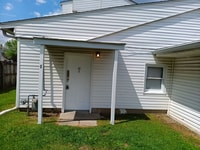Building Photo - 906 W South St