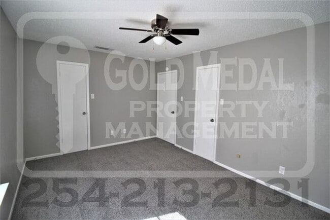 Building Photo - A charming 2-bedroom, 1.5-bathroom townhome now available for rent!