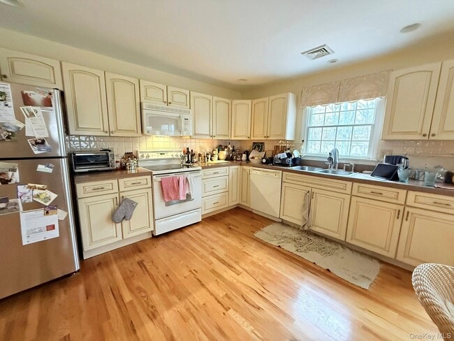 Building Photo - 86 Krispin Ln