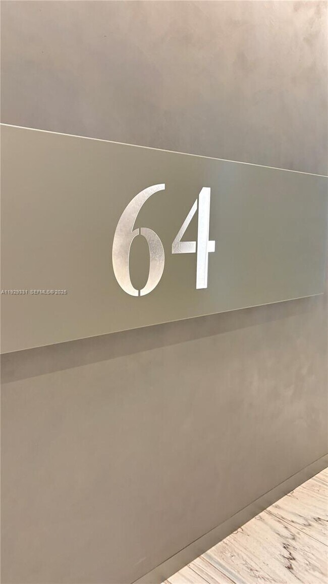 Building Photo - 1000 Brickell Plaza