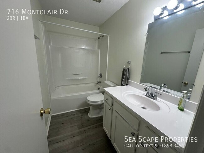 Building Photo - 716 Montclair Dr