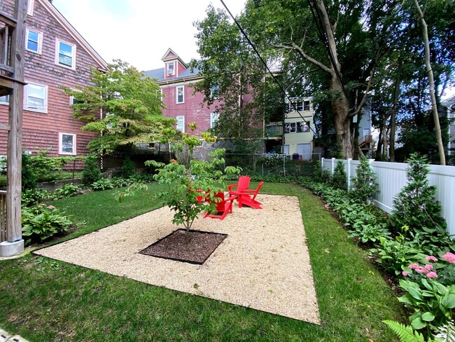 Building Photo - Newly Renovated - Central AC - Patio - Close to T