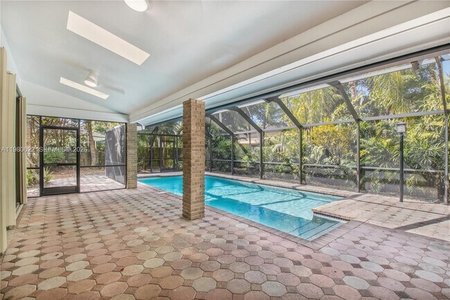 Building Photo - 11028 SW 77th Ct Cir