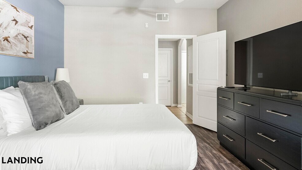 Building Photo - 15777 Quorum Dr