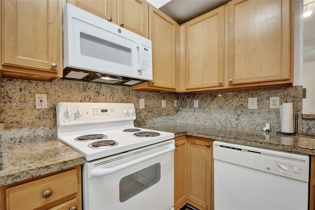 Building Photo - 6001 SW 70th St