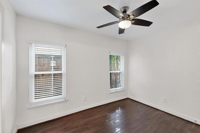 Building Photo - 8919 San Fernando Way