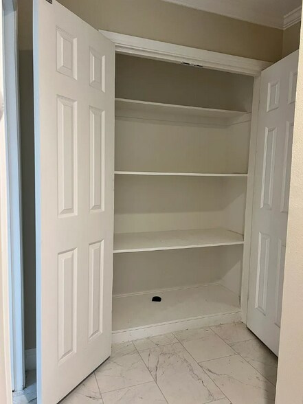 Building Photo - 6522 Maywood Ln