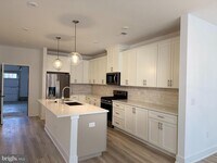 Building Photo - 2103 Donatello Dr