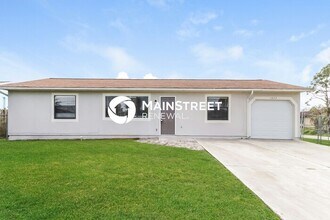 Building Photo - 3 Bedroom Pet-Friendly Home in Port St Lucie, FL with Main Street Renewal