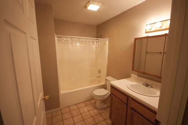 Building Photo - 101-103 South Plum