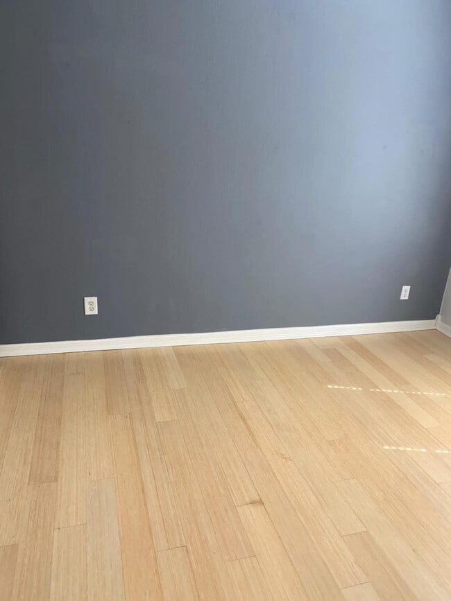 Building Photo - 2100 Tanglewilde St