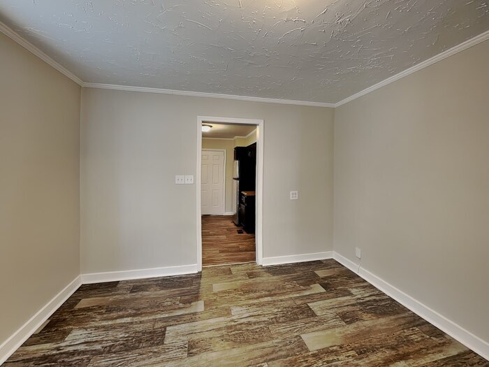 Building Photo - 2219 Whalen Ave