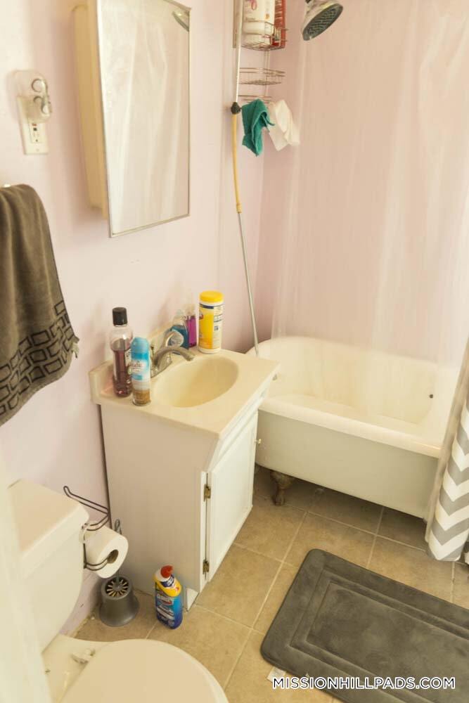 Building Photo - 883 Huntington Ave