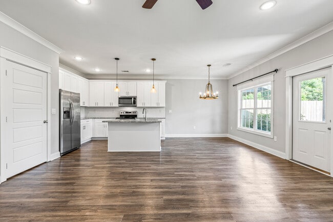 Building Photo - 1428 Gatewood Pl