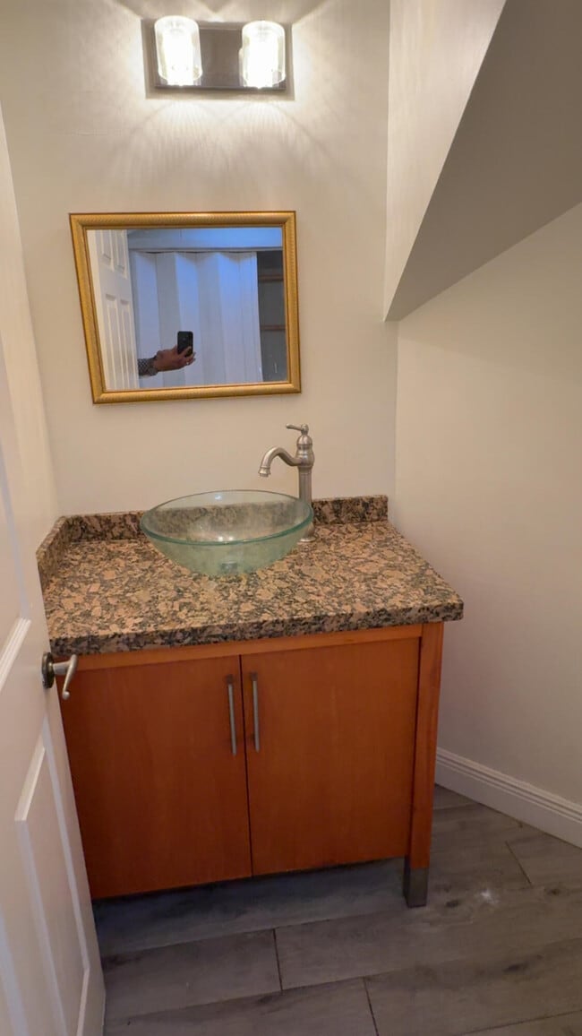 Building Photo - 5855 Northpointe Ln