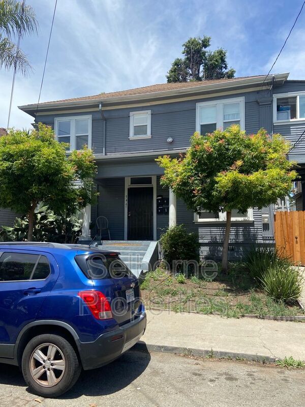 Building Photo - 544 Merrimac St