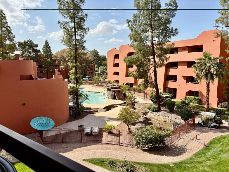 Building Photo - 12222 N Paradise Village Pky W