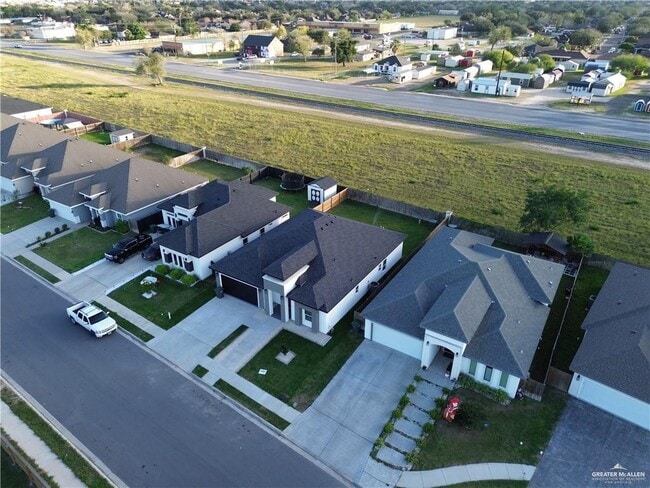 Building Photo - 27 Cooper Ln