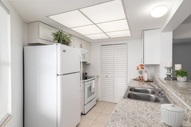 Building Photo - 3254 SE Aster Ln