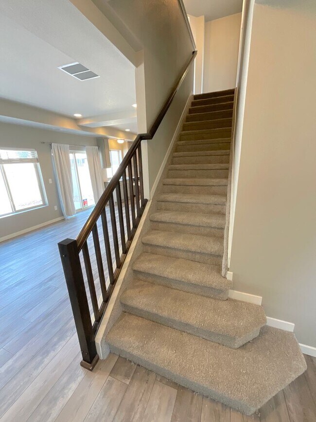 Building Photo - 3 Bedrooom Home Available Near Dublin Blvd...