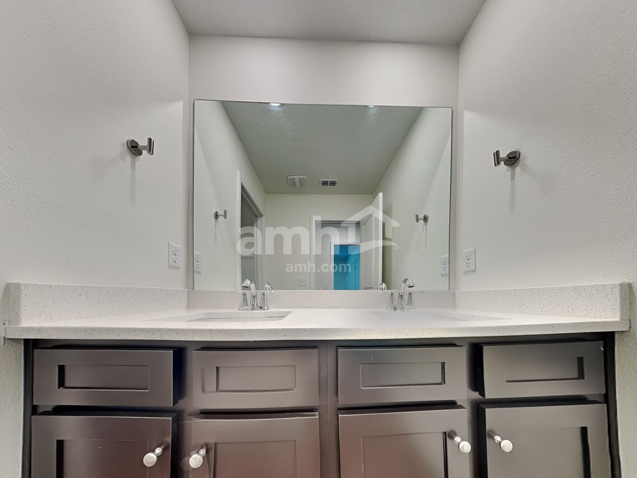 Building Photo - 95 Onate Cir