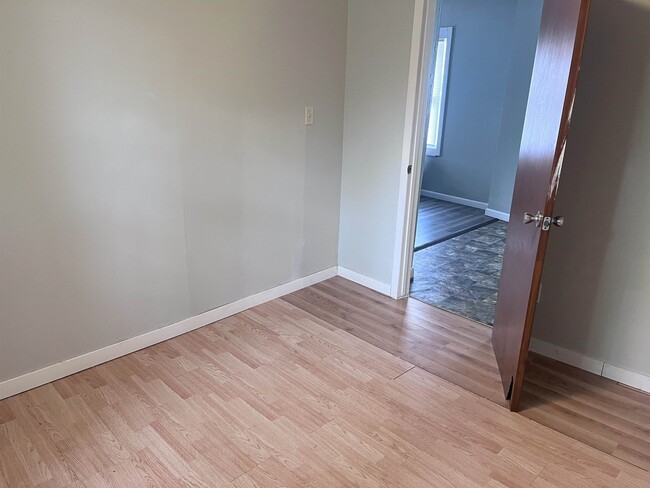Building Photo - 3011 Saner Ave