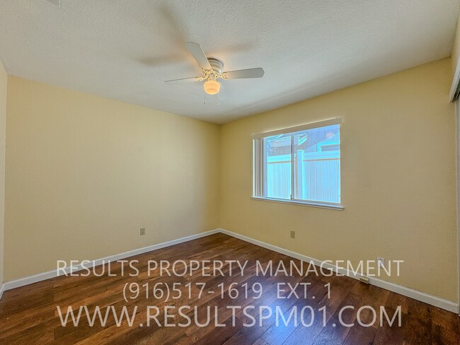 Building Photo - Spacious 4 Bedroom on corner lot