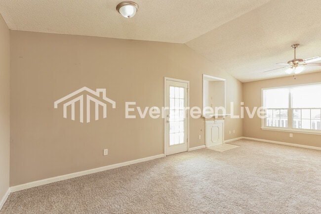 Building Photo - 159 Long Creek Dr