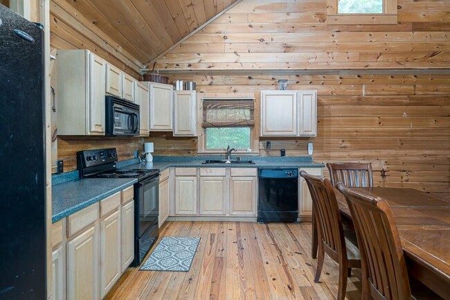 Building Photo - 124 Adair Dr