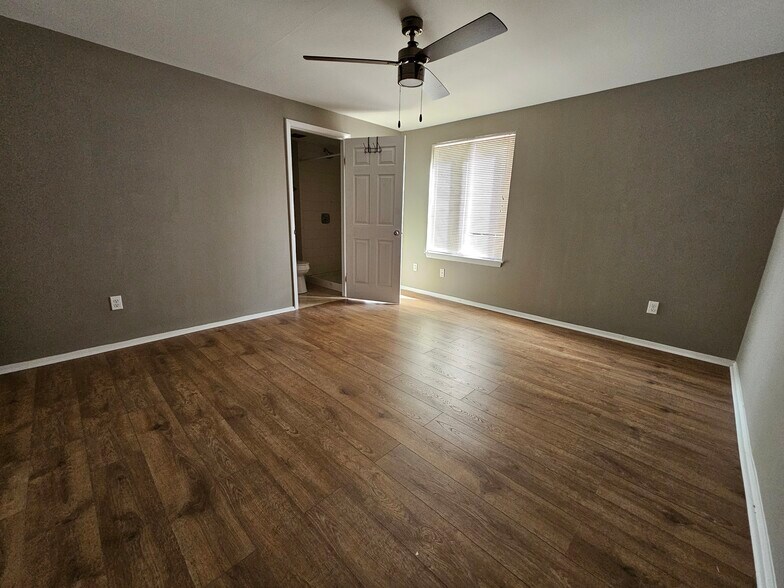 Building Photo - 182 Forestview Cir