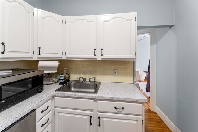 Building Photo - 2 Pearl St Pl