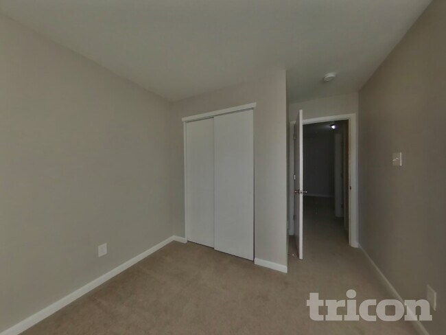 Building Photo - 3436 Pikes Peak Dr