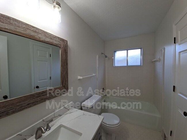Building Photo - 8403 Pine Valley Ln