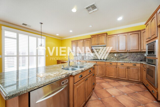 Building Photo - 1311 Green Ravine Dr