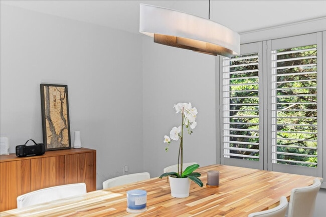 Building Photo - 710 Lighthouse Ave