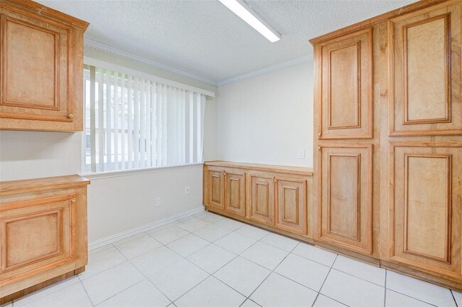 Building Photo - 12028 Mighty Oak Dr
