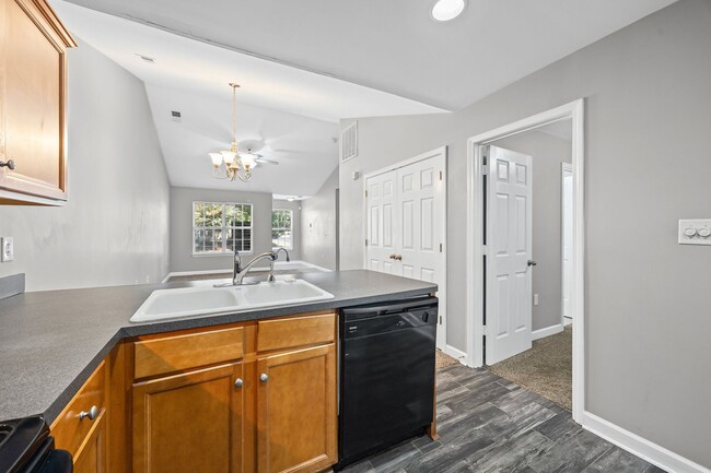 Building Photo - Harpers Mill one level 2 Bedroom townhome ...
