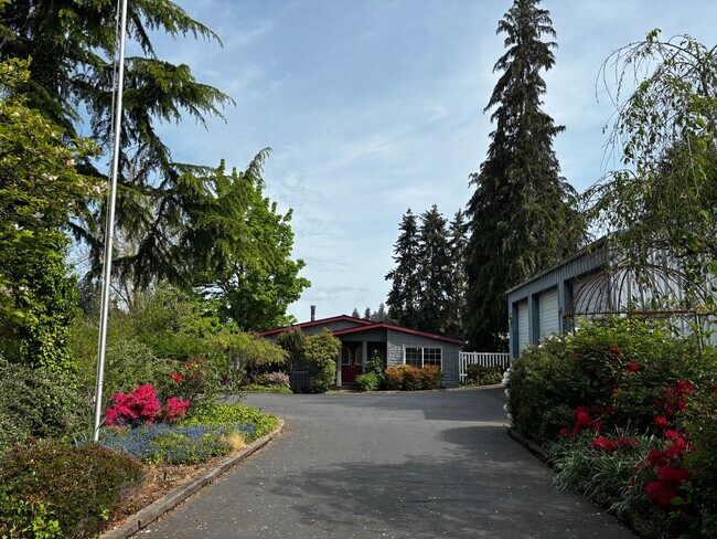 Building Photo - Rare 3-Acre 3BR Home in South Salem – Shops, Workspace & Greenhouses